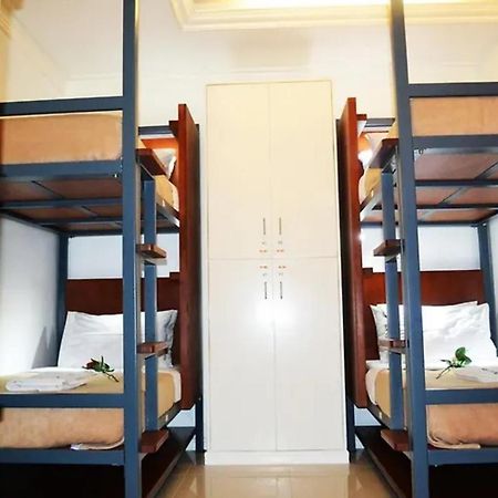 Townhouse Oak Vip Suites, Near Pnr Pasay Evangelista, Makati Manila 마카티 외부 사진