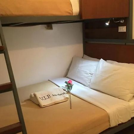 Townhouse Oak Vip Suites, Near Pnr Pasay Evangelista, Makati Manila 마카티 외부 사진