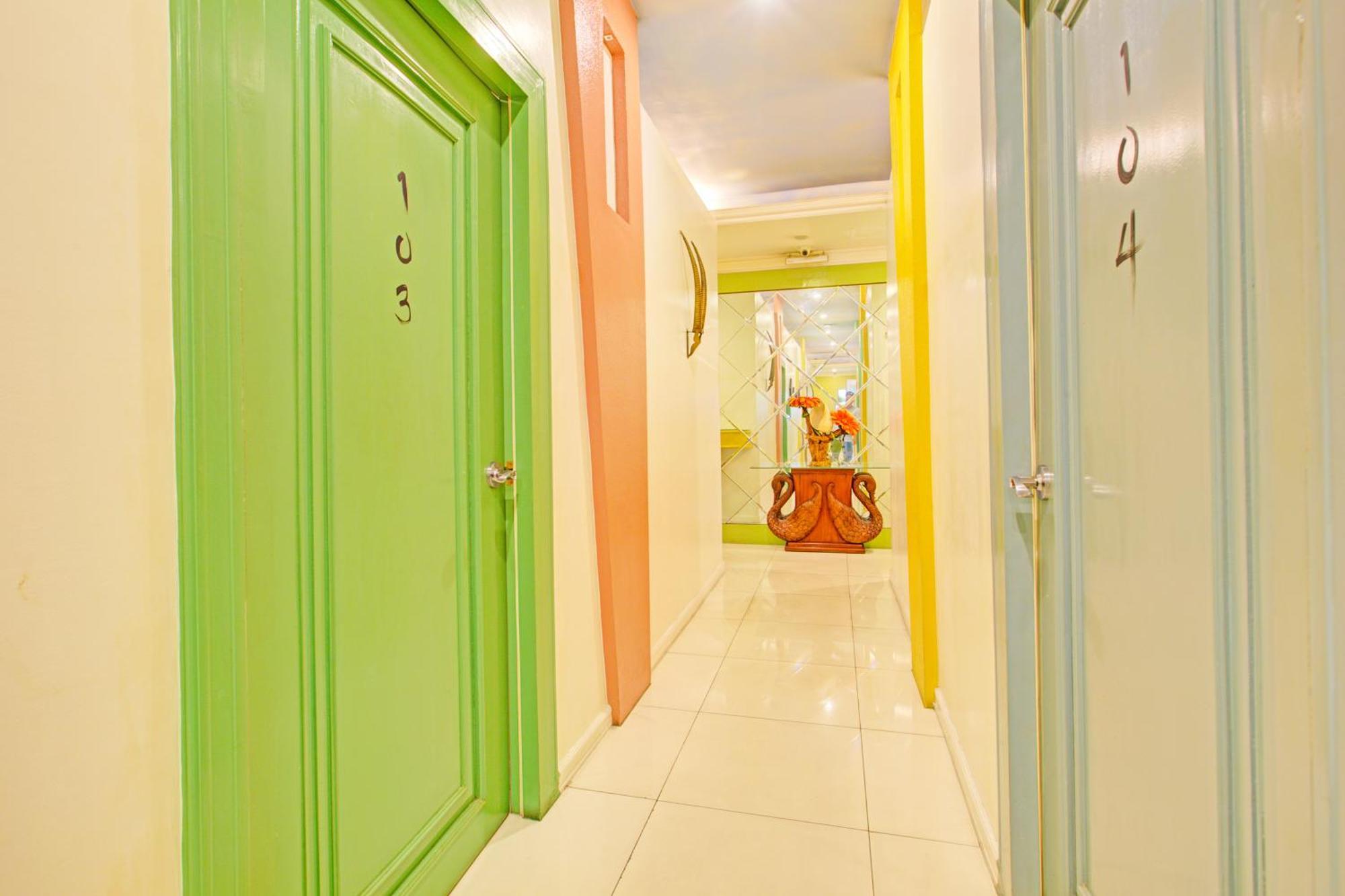 Townhouse Oak Vip Suites, Near Pnr Pasay Evangelista, Makati Manila 마카티 외부 사진