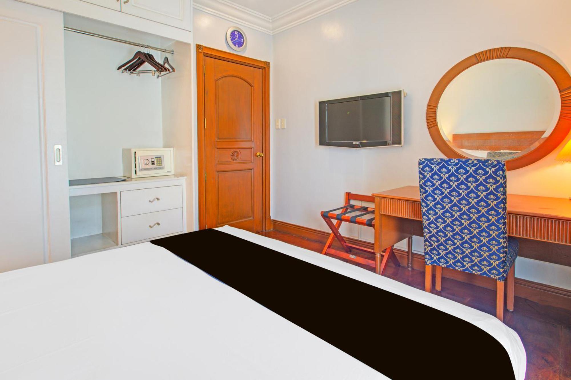 Townhouse Oak Vip Suites, Near Pnr Pasay Evangelista, Makati Manila 마카티 외부 사진