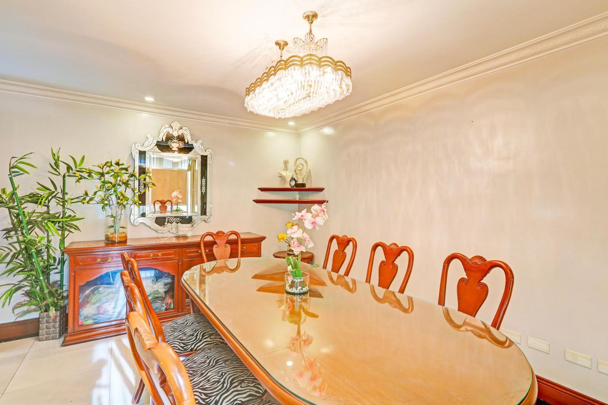Townhouse Oak Vip Suites, Near Pnr Pasay Evangelista, Makati Manila 마카티 외부 사진